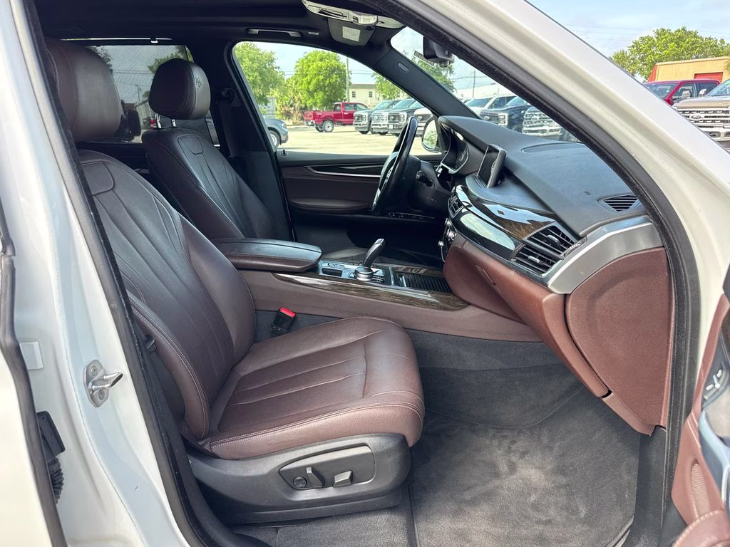2017 Mineral White Metallic BMW X5 sDrive35i RWD SUV