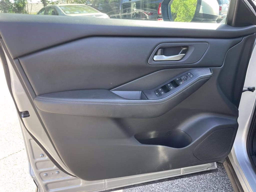 2024 Brilliant Silver Metallic Nissan Rogue SV FWD SUV