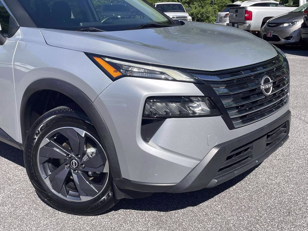 2024 Brilliant Silver Metallic Nissan Rogue SV FWD SUV