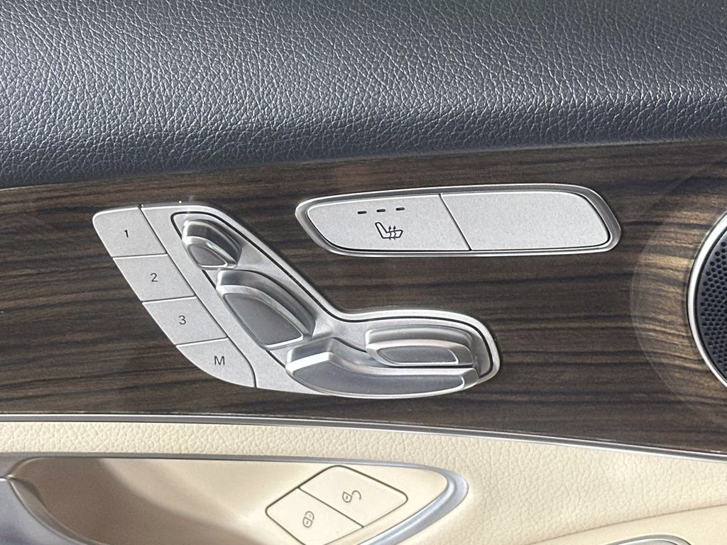2022 Polar White Mercedes-Benz GLC GLC 300 RWD SUV