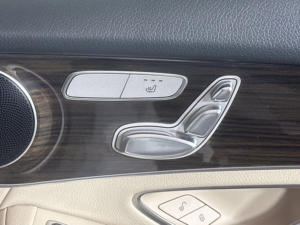 2022 Polar White Mercedes-Benz GLC GLC 300 RWD SUV