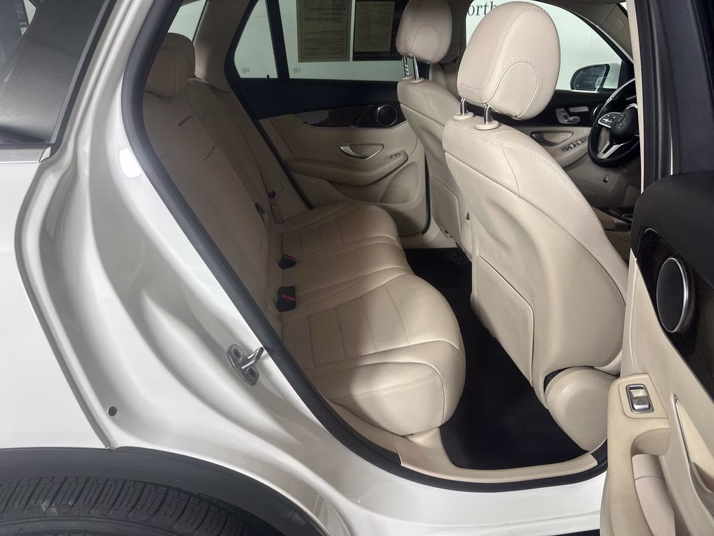 2022 Polar White Mercedes-Benz GLC GLC 300 RWD SUV