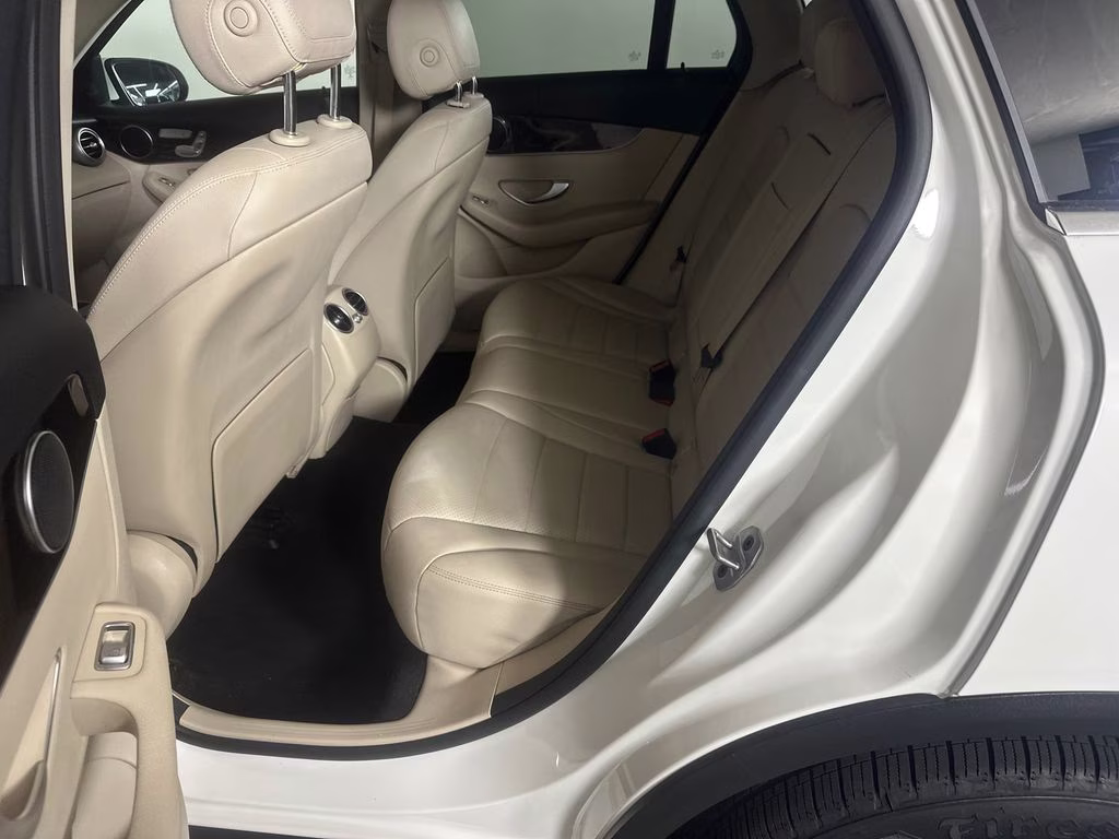 2022 Polar White Mercedes-Benz GLC GLC 300 RWD SUV