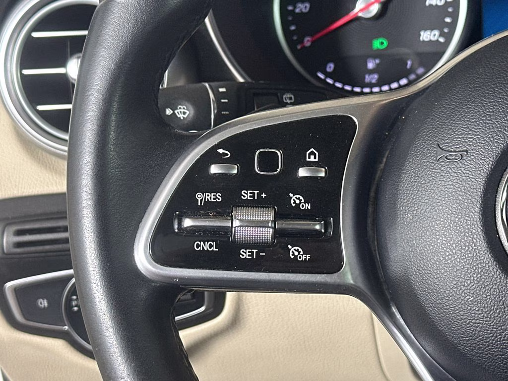 2022 Polar White Mercedes-Benz GLC GLC 300 RWD SUV