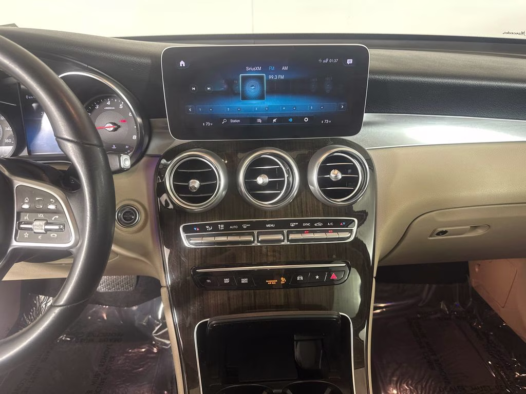 2022 Polar White Mercedes-Benz GLC GLC 300 RWD SUV