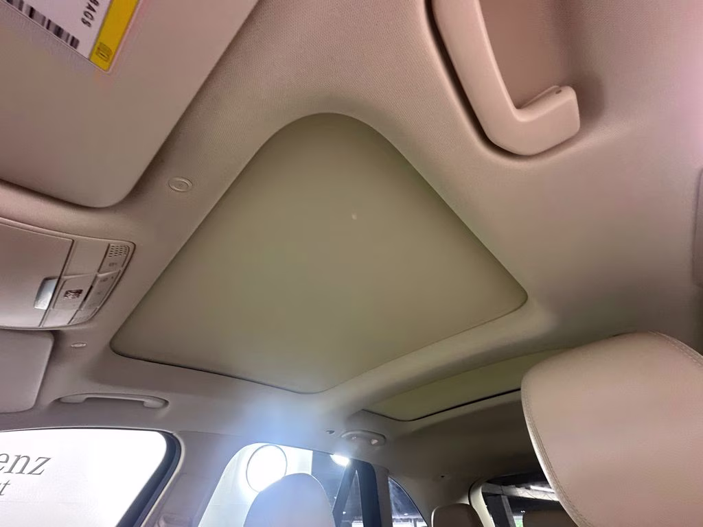 2022 Polar White Mercedes-Benz GLC GLC 300 RWD SUV