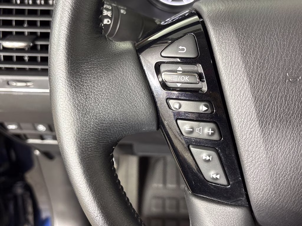 2024 Hermosa Blue Pearl Nissan Armada SL 4X4 SUV
