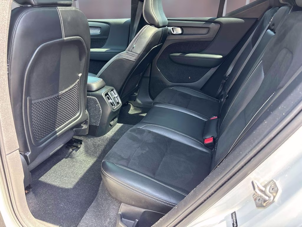 2021 Crystal White Volvo XC40 Recharge Pure Electric P8 AWD SUV