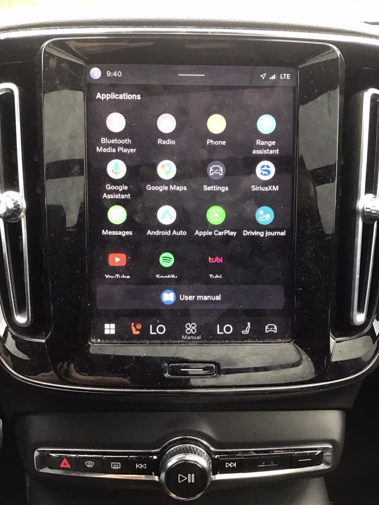 2021 Crystal White Volvo XC40 Recharge Pure Electric P8 AWD SUV