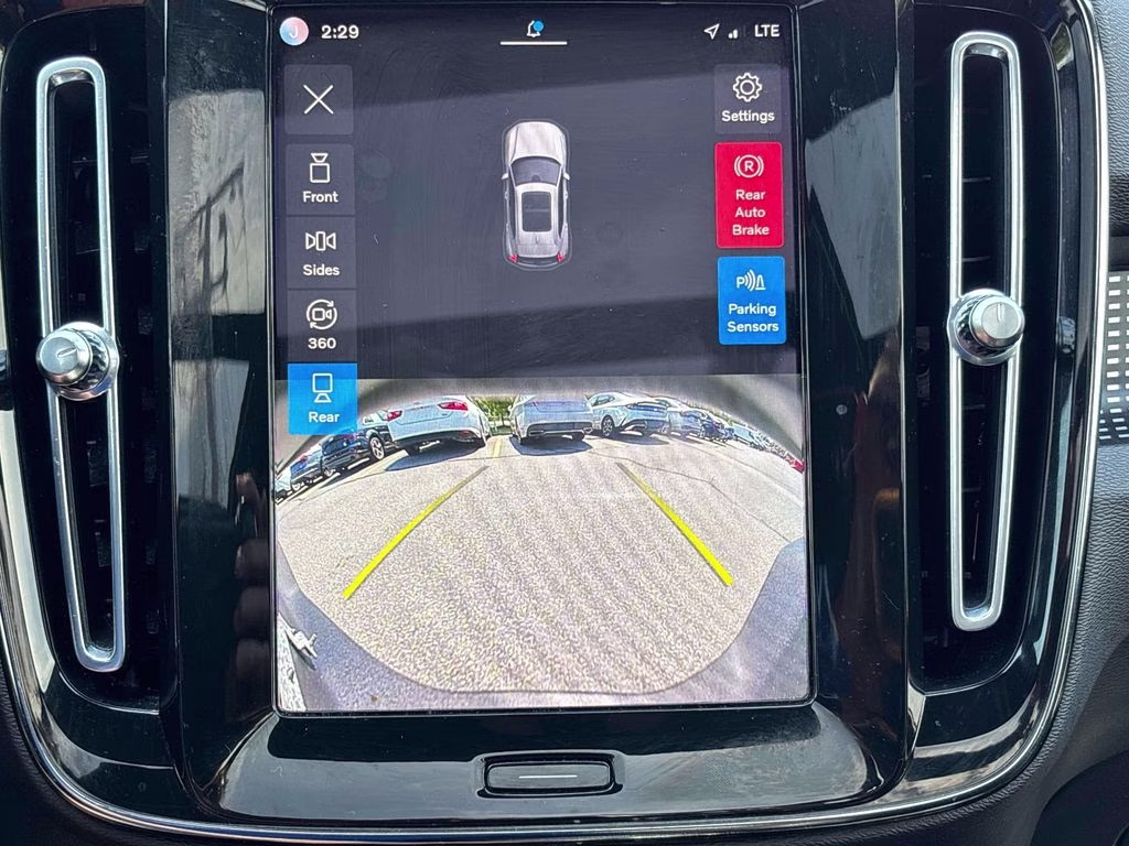 2021 Crystal White Volvo XC40 Recharge Pure Electric P8 AWD SUV