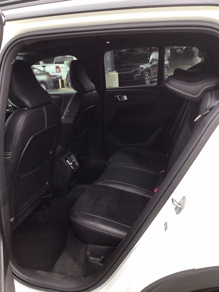 2021 Crystal White Volvo XC40 Recharge Pure Electric P8 AWD SUV