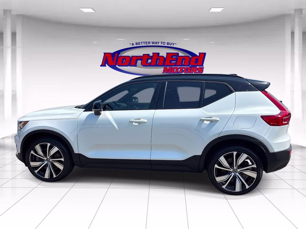 2021 Crystal White Volvo XC40 Recharge Pure Electric P8 AWD SUV