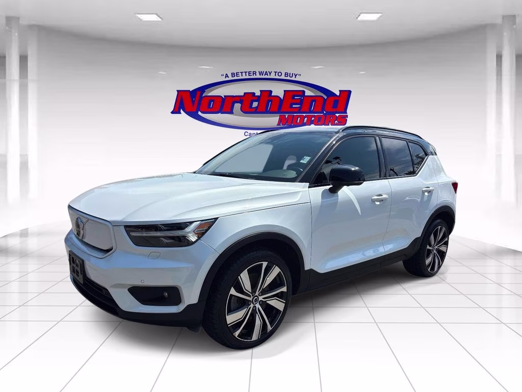 2021 Crystal White Volvo XC40 Recharge Pure Electric P8 AWD SUV