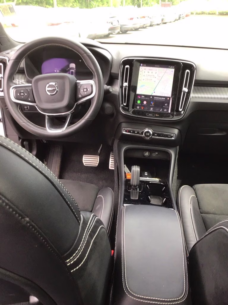 2021 Crystal White Volvo XC40 Recharge Pure Electric P8 AWD SUV