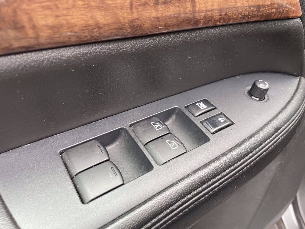 2013 Gun Metallic Pearl Metallic Nissan Armada SL RWD SUV