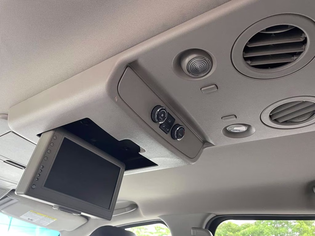2013 Gun Metallic Pearl Metallic Nissan Armada SL RWD SUV