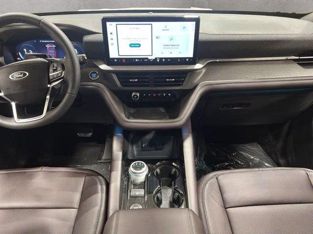 2026 Star White Metallic Tri-Coat Ford Explorer Platinum 4X4 SUV