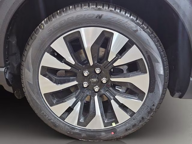 2026 Star White Metallic Tri-Coat Ford Explorer Platinum 4X4 SUV