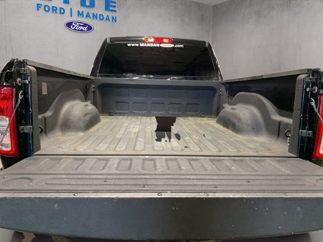 2022 Diamond Black Crystal Pearlcoat Ram 2500 Tradesman 4X4 Truck