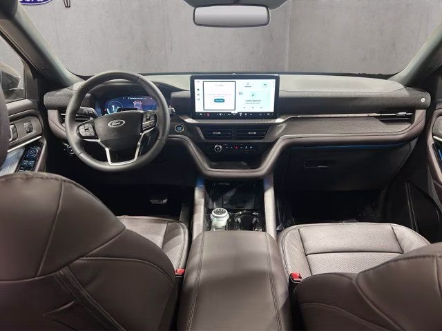 2026 Star White Metallic Tri-Coat Ford Explorer Platinum 4X4 SUV