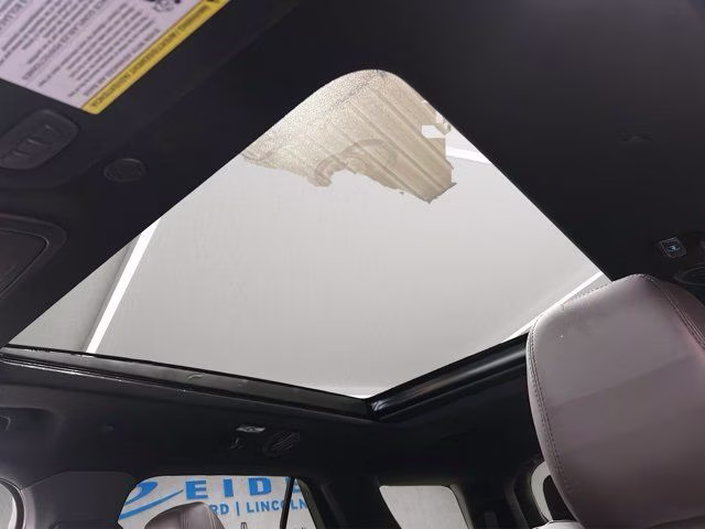 2026 Star White Metallic Tri-Coat Ford Explorer Platinum 4X4 SUV