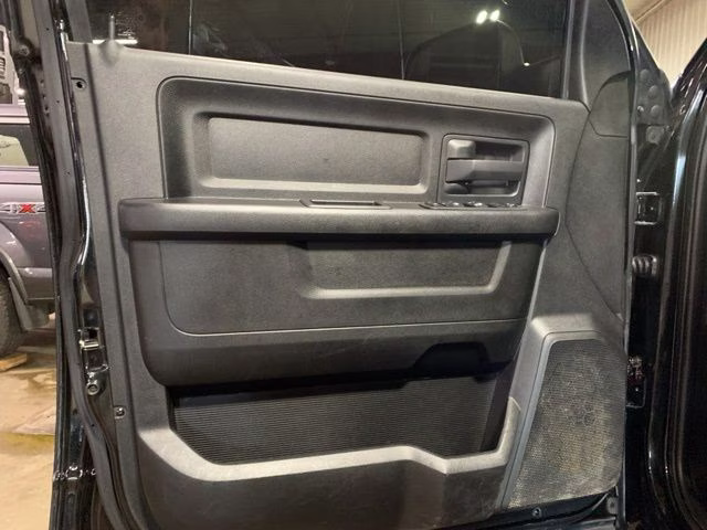 2022 Diamond Black Crystal Pearlcoat Ram 2500 Tradesman 4X4 Truck
