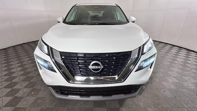 2022 Glacier White Nissan Rogue S FWD SUV