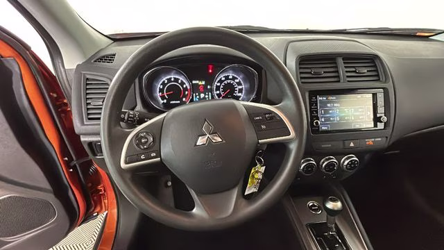 2024 Sunshine Orange Metallic Mitsubishi Outlander Sport 2.0 ES 4X4 SUV