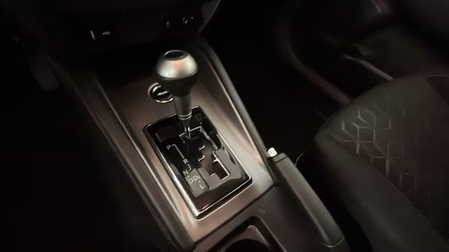 2024 Sunshine Orange Metallic Mitsubishi Outlander Sport 2.0 ES 4X4 SUV