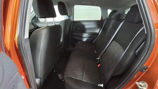 2024 Sunshine Orange Metallic Mitsubishi Outlander Sport 2.0 ES 4X4 SUV