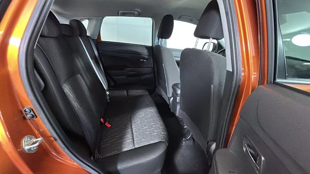 2024 Sunshine Orange Metallic Mitsubishi Outlander Sport 2.0 ES 4X4 SUV