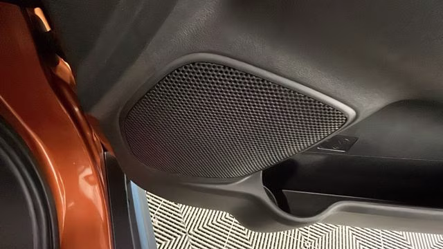 2024 Sunshine Orange Metallic Mitsubishi Outlander Sport 2.0 ES 4X4 SUV