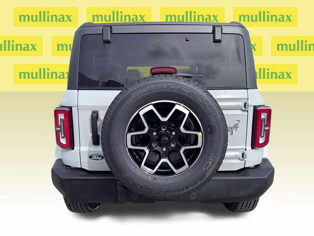 2026 Avalanche Gray Ford Bronco Outer Banks 4X4 SUV