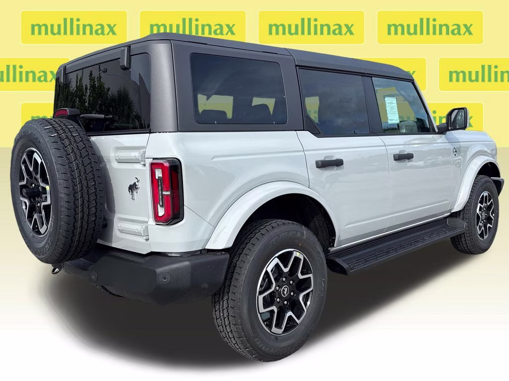 2026 Avalanche Gray Ford Bronco Outer Banks 4X4 SUV