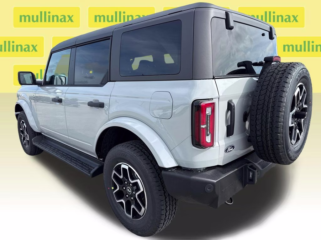 2026 Avalanche Gray Ford Bronco Outer Banks 4X4 SUV