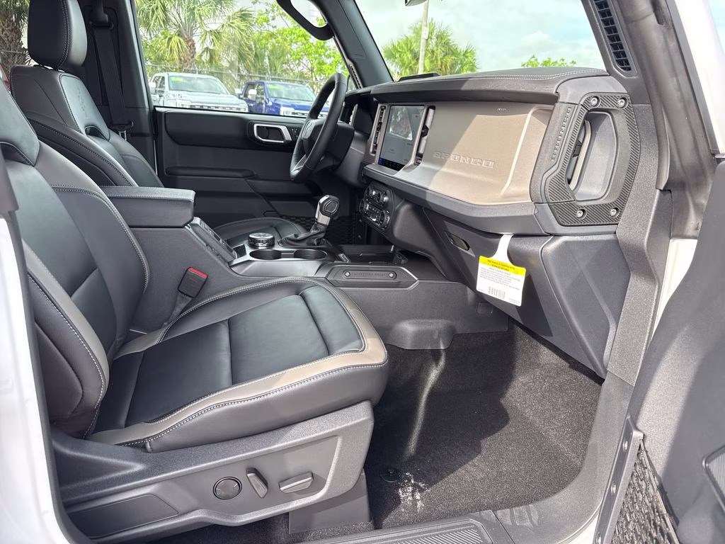 2026 Oxford White Ford Bronco Outer Banks 4X4 SUV