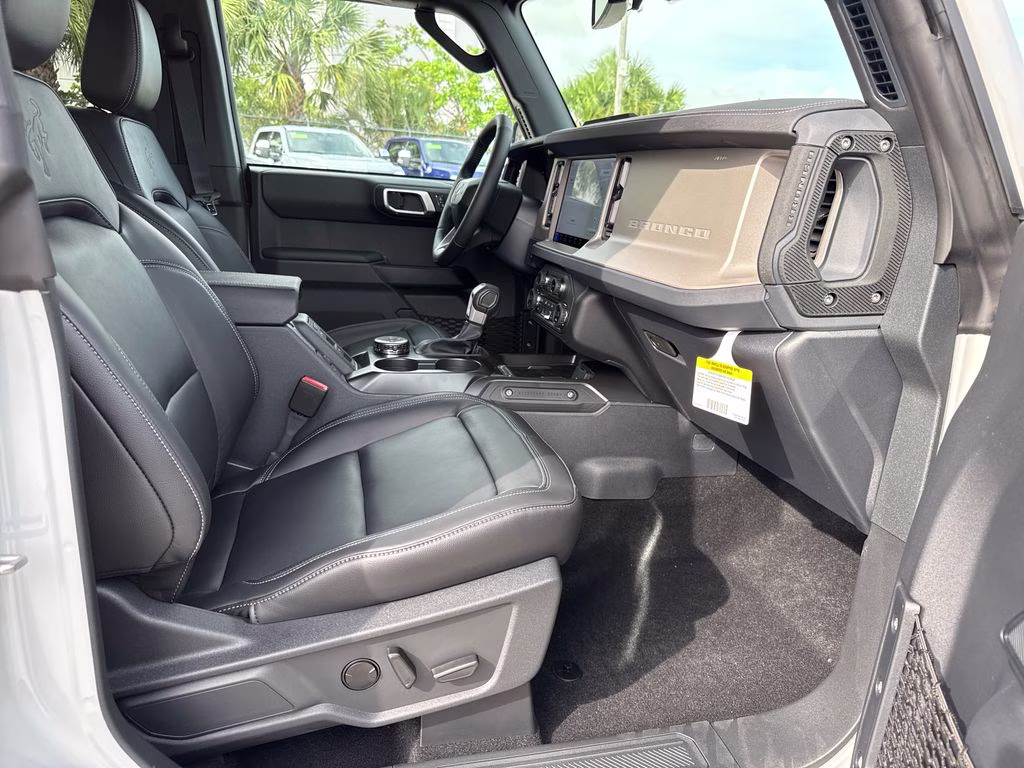 2026 Avalanche Gray Ford Bronco Outer Banks 4X4 SUV