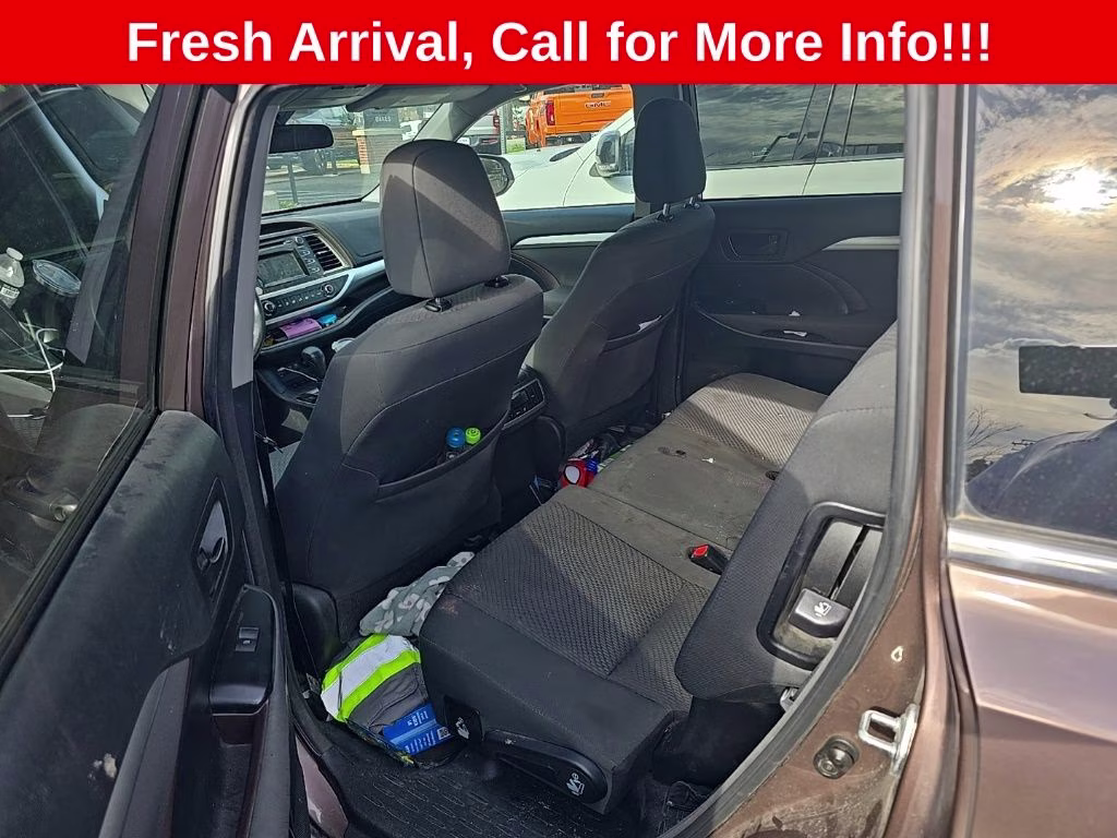 2018 Toasted Walnut Pearl Toyota Highlander LE FWD SUV