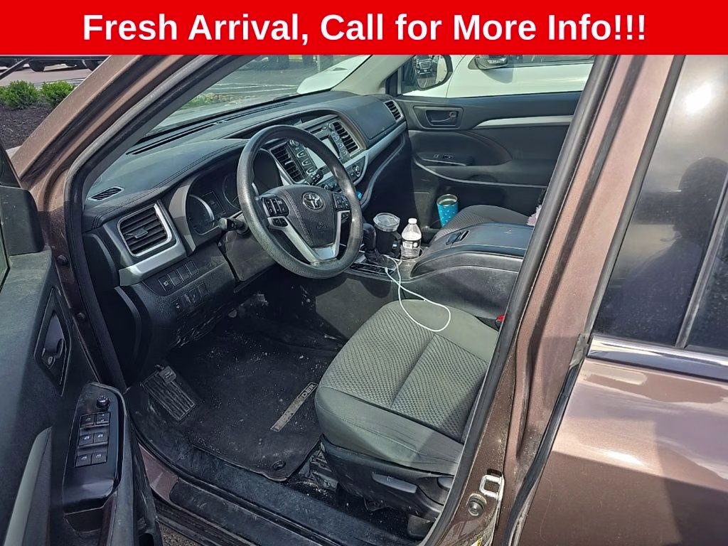 2018 Toasted Walnut Pearl Toyota Highlander LE FWD SUV