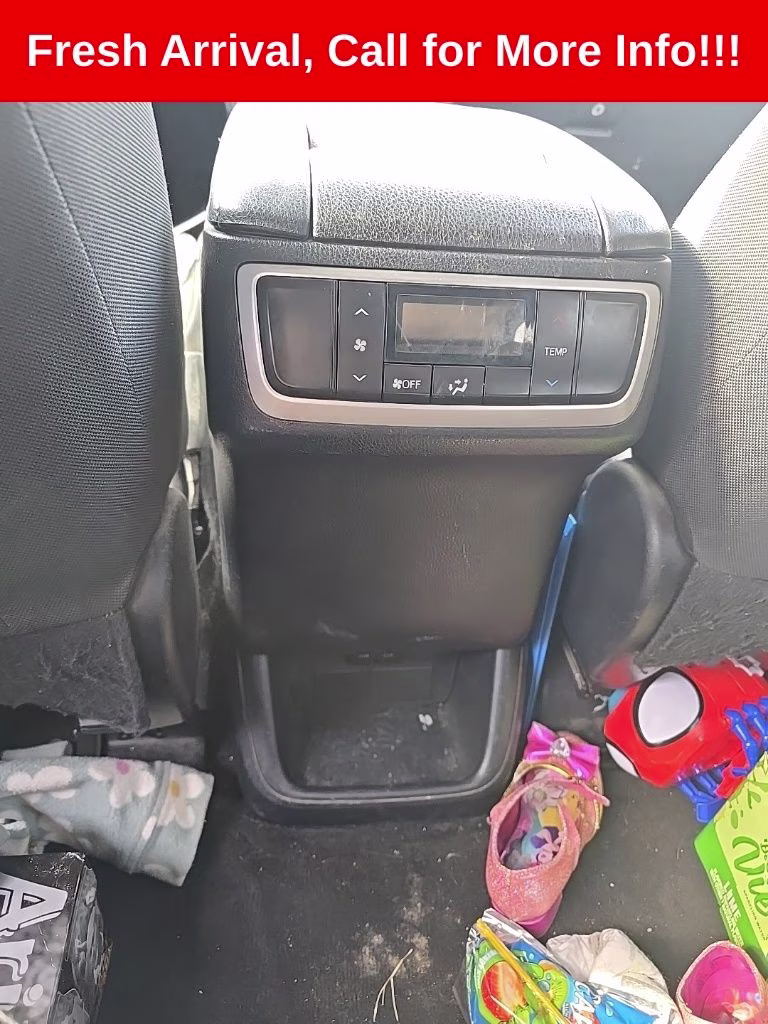 2018 Toasted Walnut Pearl Toyota Highlander LE FWD SUV