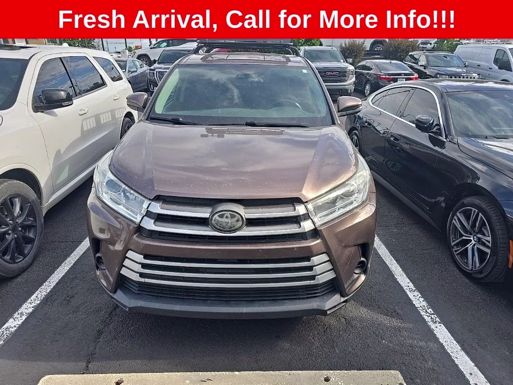 2018 Toasted Walnut Pearl Toyota Highlander LE FWD SUV