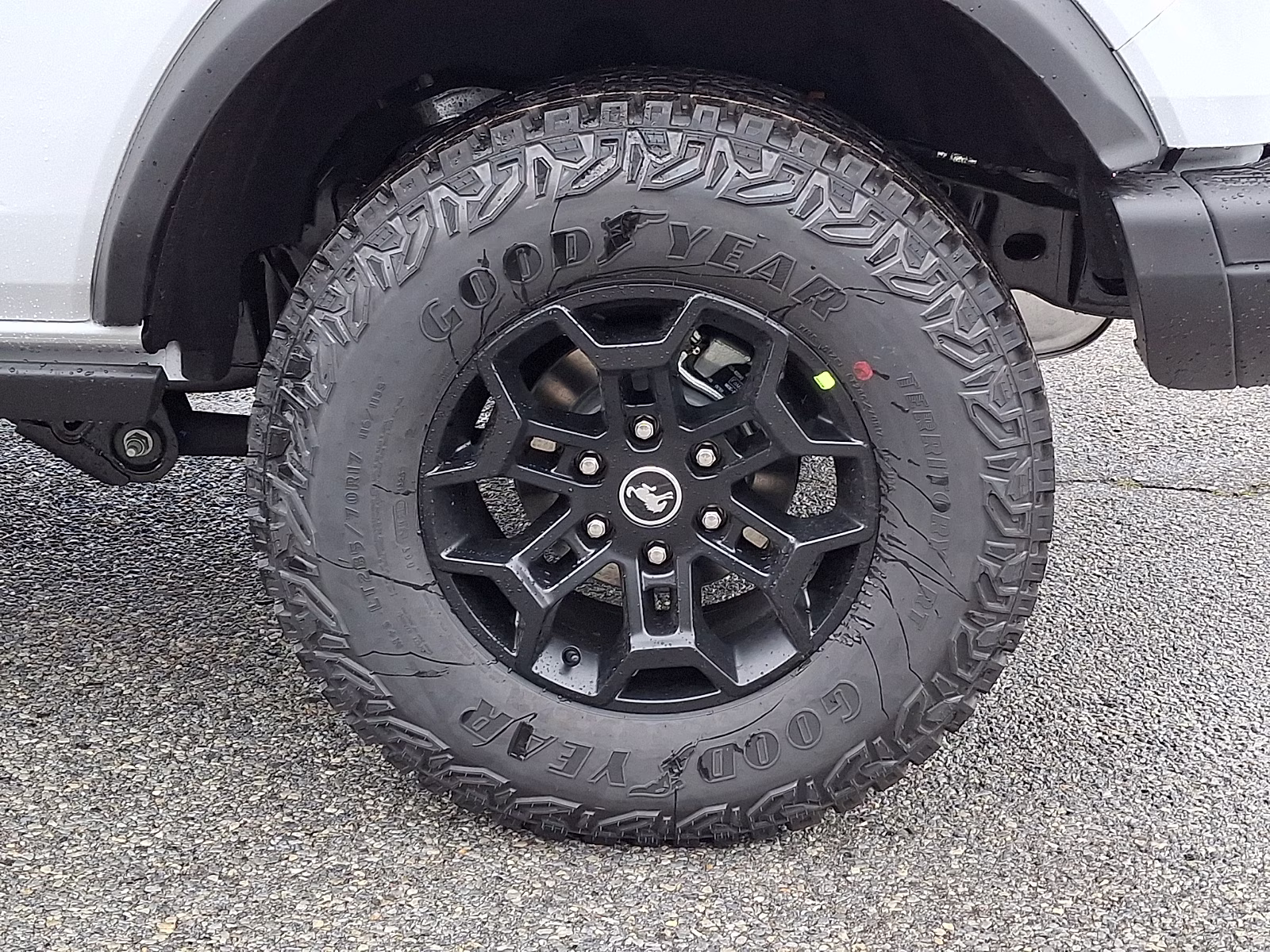 2026 Oxford White - YZ Ford Bronco Badlands 4X4