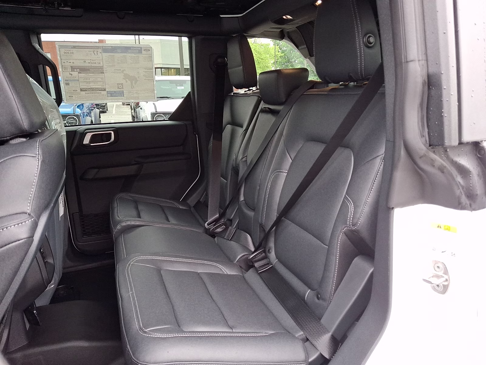 2026 Oxford White - YZ Ford Bronco Badlands 4X4