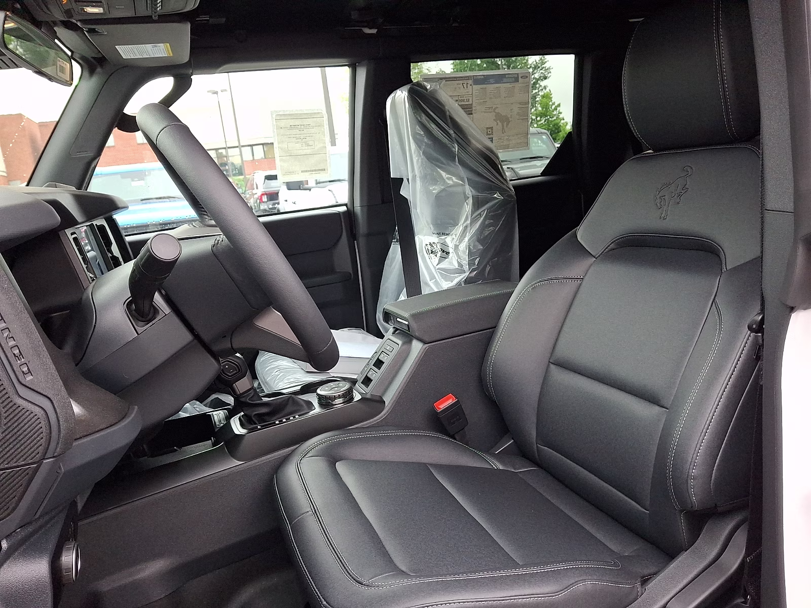 2026 Oxford White - YZ Ford Bronco Badlands 4X4