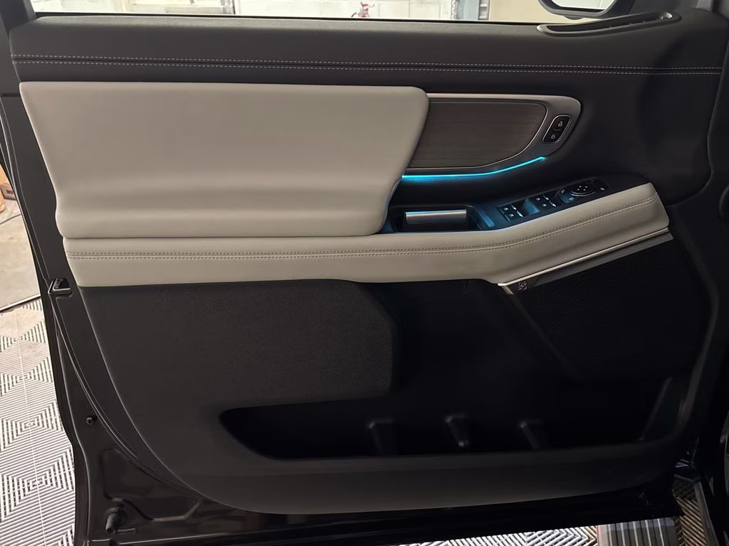 2025 Black Metallic Ford Expedition Platinum 4X4 SUV