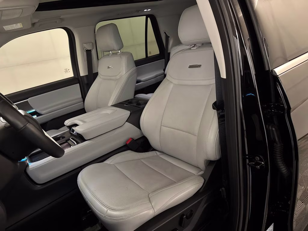 2025 Black Metallic Ford Expedition Platinum 4X4 SUV
