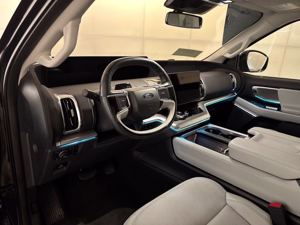 2025 Black Metallic Ford Expedition Platinum 4X4 SUV