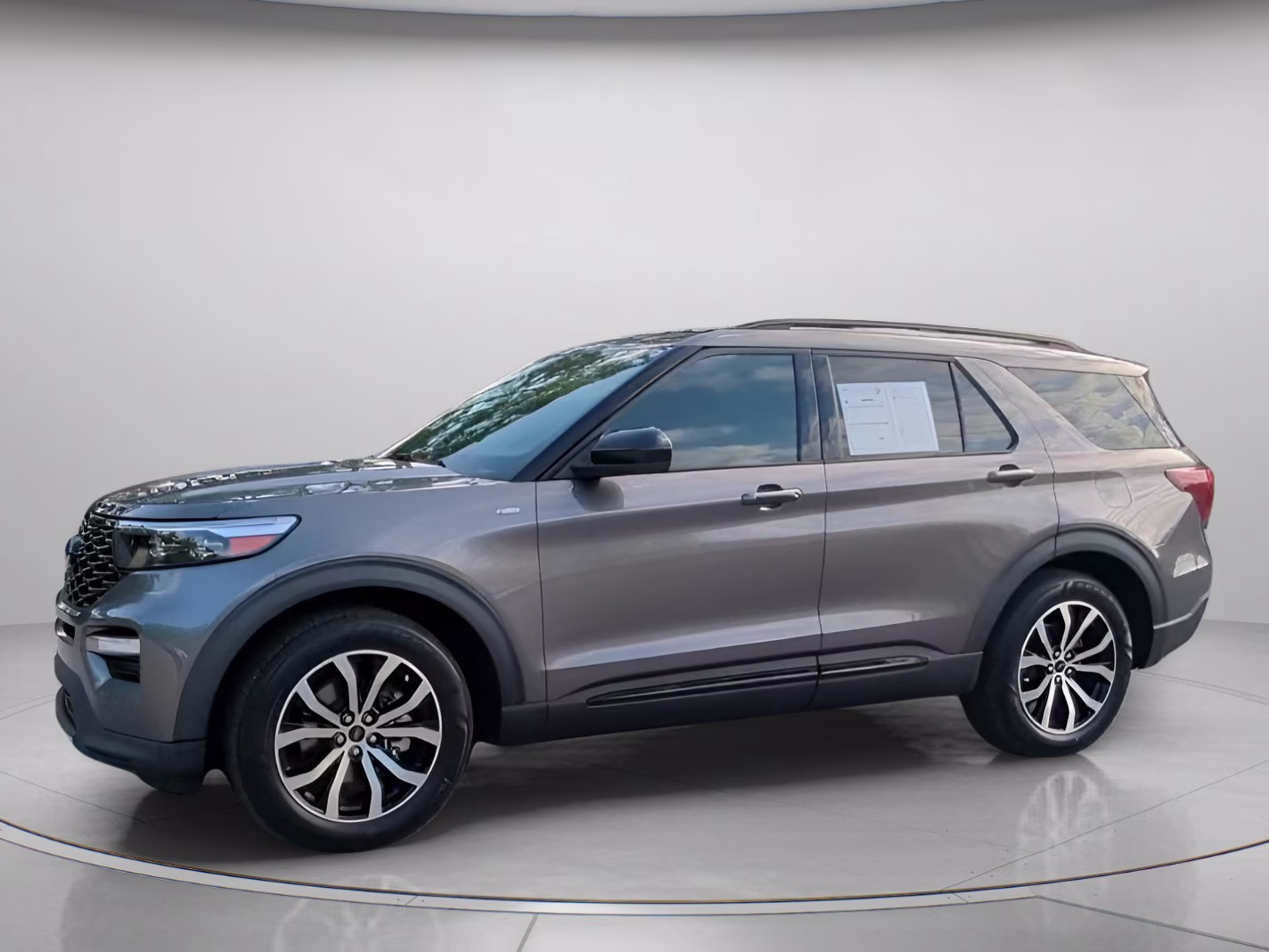 2023 Carbonized Gray Metallic Ford Explorer ST-Line RWD SUV