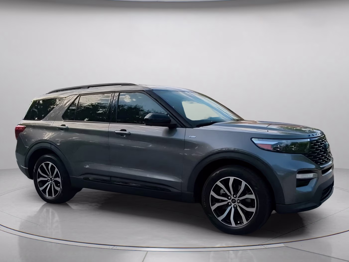 2023 Carbonized Gray Metallic Ford Explorer ST-Line RWD SUV