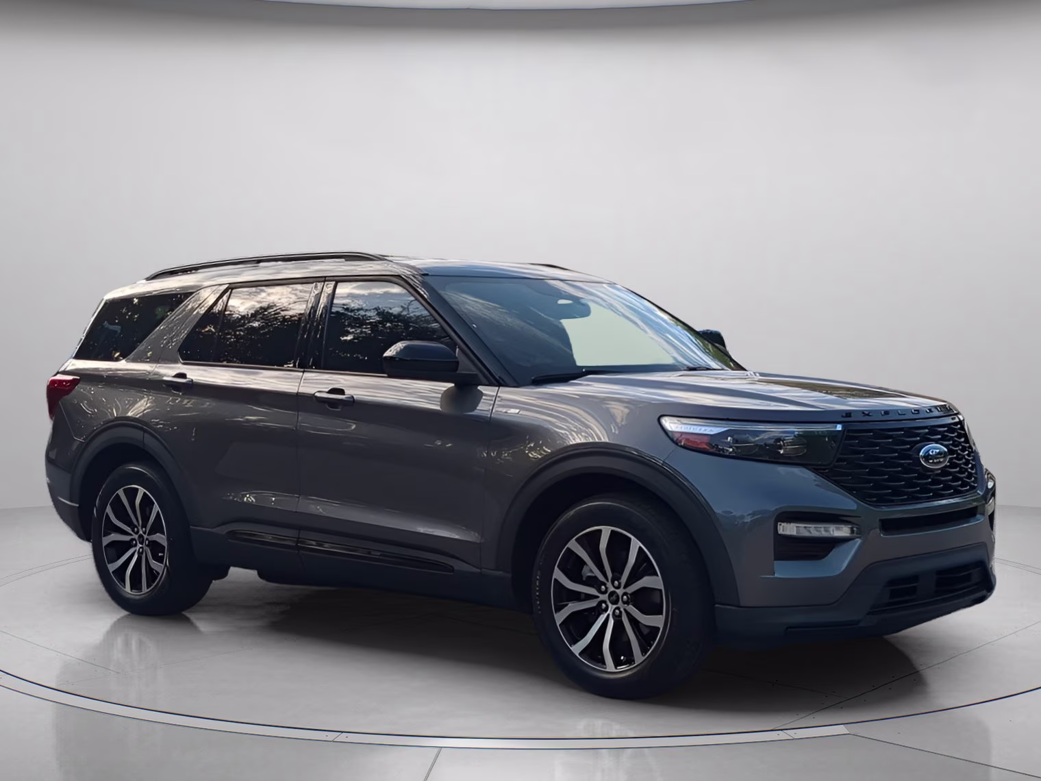 2023 Carbonized Gray Metallic Ford Explorer ST-Line RWD SUV